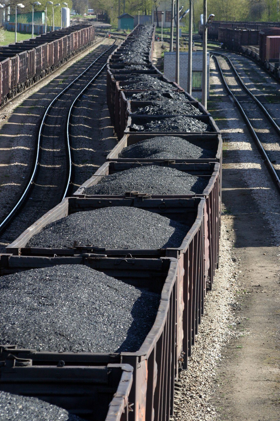 Coal delivery by railcar
